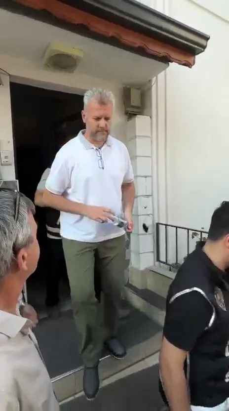 İzmit Belediyesi’ne operasyon düzenlendi Başkan Fatma Kaplan Hürriyet gözaltında