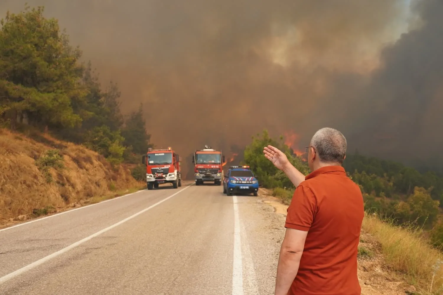 Susurluk’ta tarım arazisinde başlayan yangın ormana sıçradı