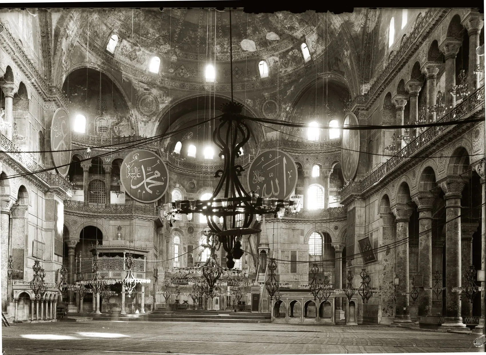 Ayasofya tarihine ışık tutan özel çalışma okuyucuyla buluştu
