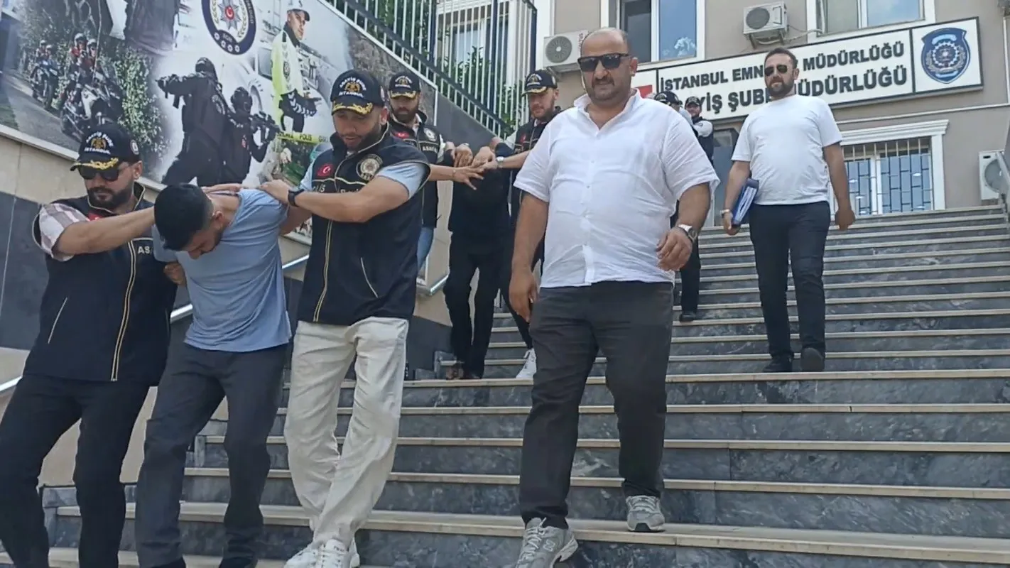 Emekli bankacının bin 758 altını dolandırıcıların eline geçti