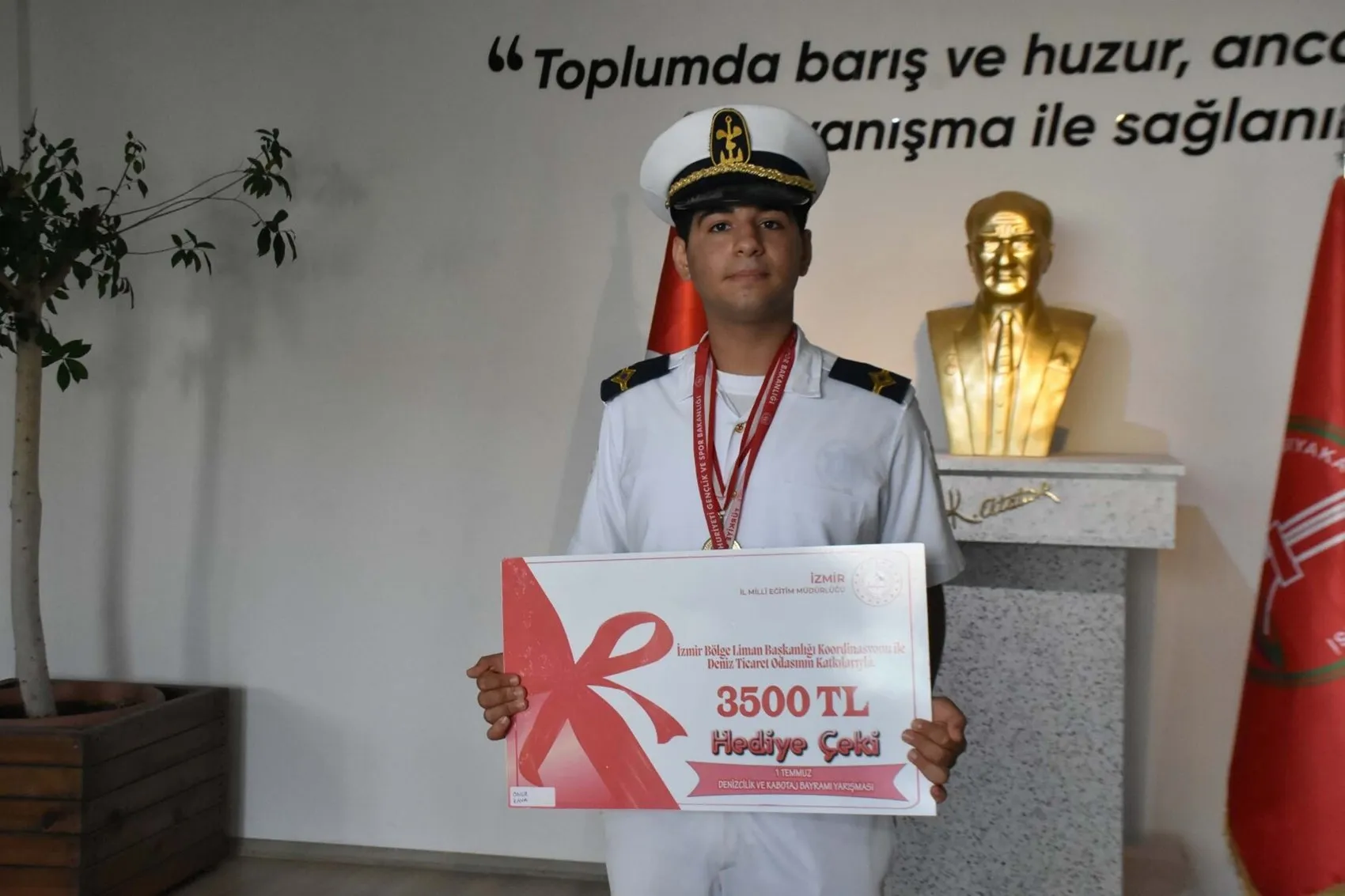 14 yaşındaki Onur'un kaleminden Mavi Vatan destanı