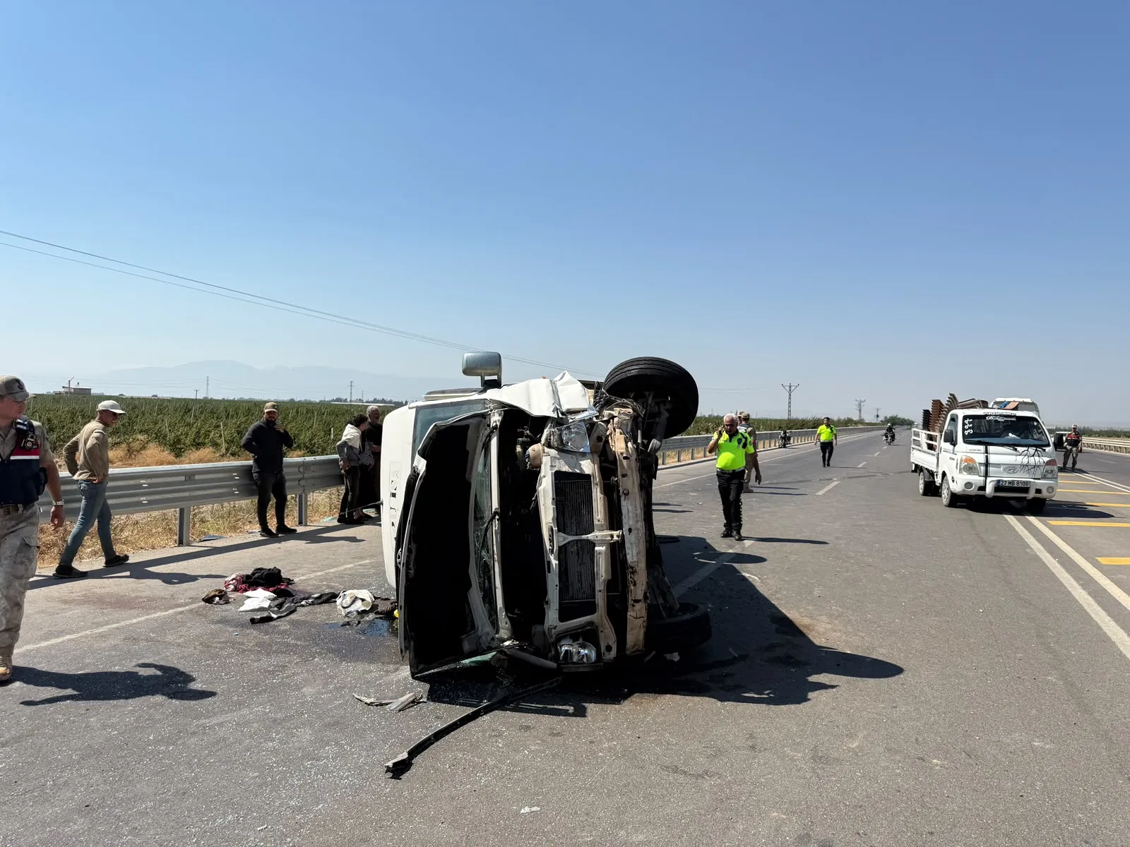 Reyhanlı yolunda tarım işçilerini taşıyan minibüs kaza yaptı