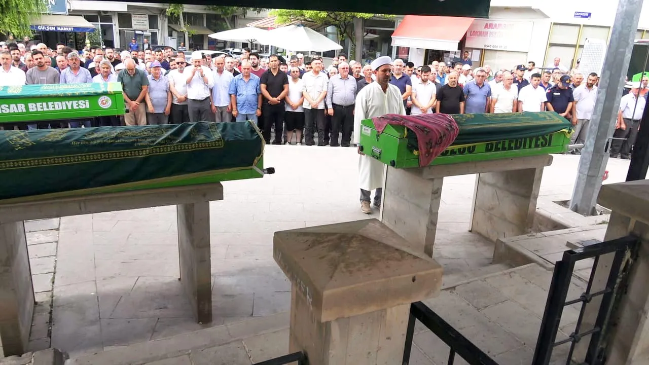 Samsun’da batan teknede hayatını kaybeden üç kişi toprağa verildi