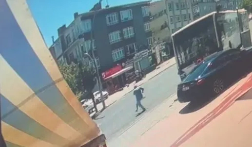 Mamak'ta otobüs kazası dehşeti kamerada
