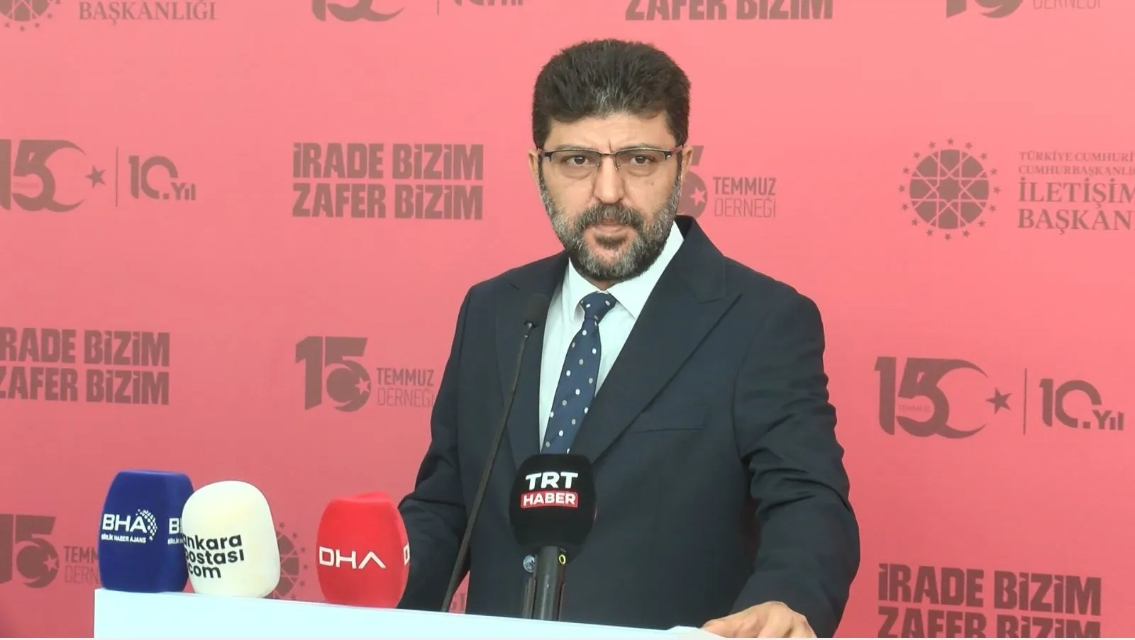 Esenboğa Havalimanında 15 Temmuz direnişi fotoğraf karesi oldu