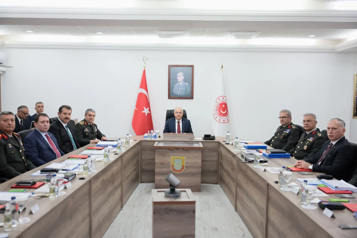 Bakan Güler Kıbrıs’ta askeri birlikleri denetledi