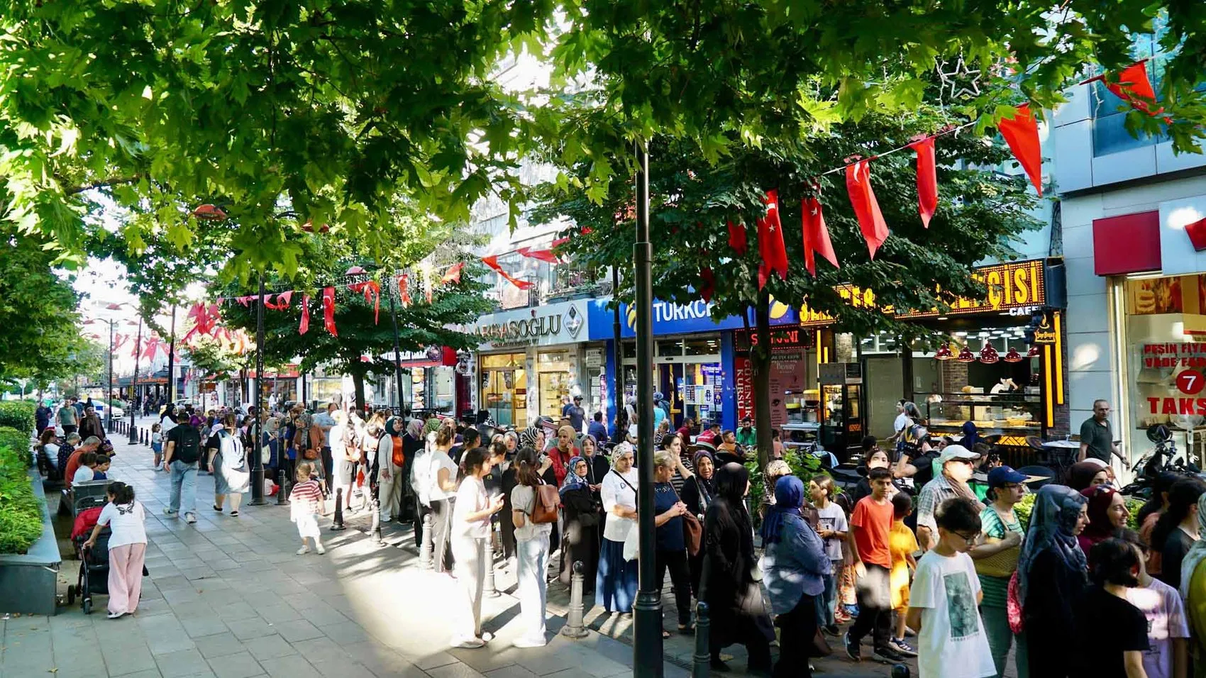 Kağıthane meydanında aşure bereketi