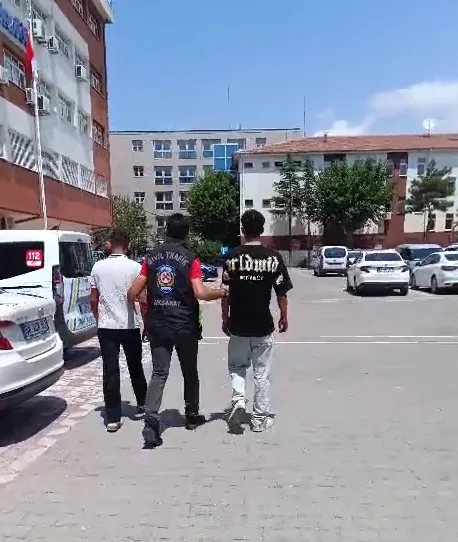 Aksaray'da çocuk parkını motosiklet pistine çeviren kuryelere ağır ceza