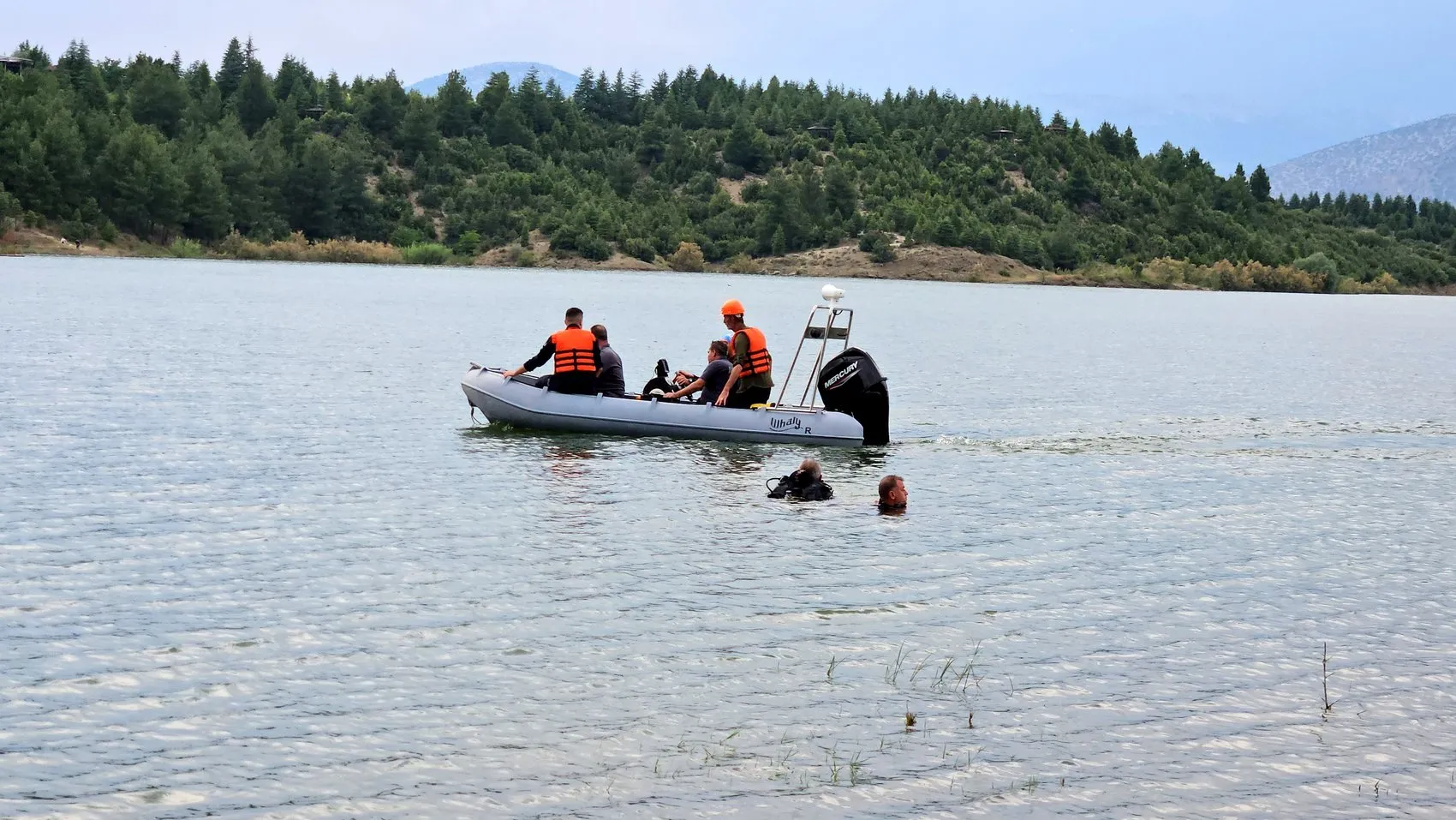 Burdur'da baraj gölüne giren genç hayatını kaybetti