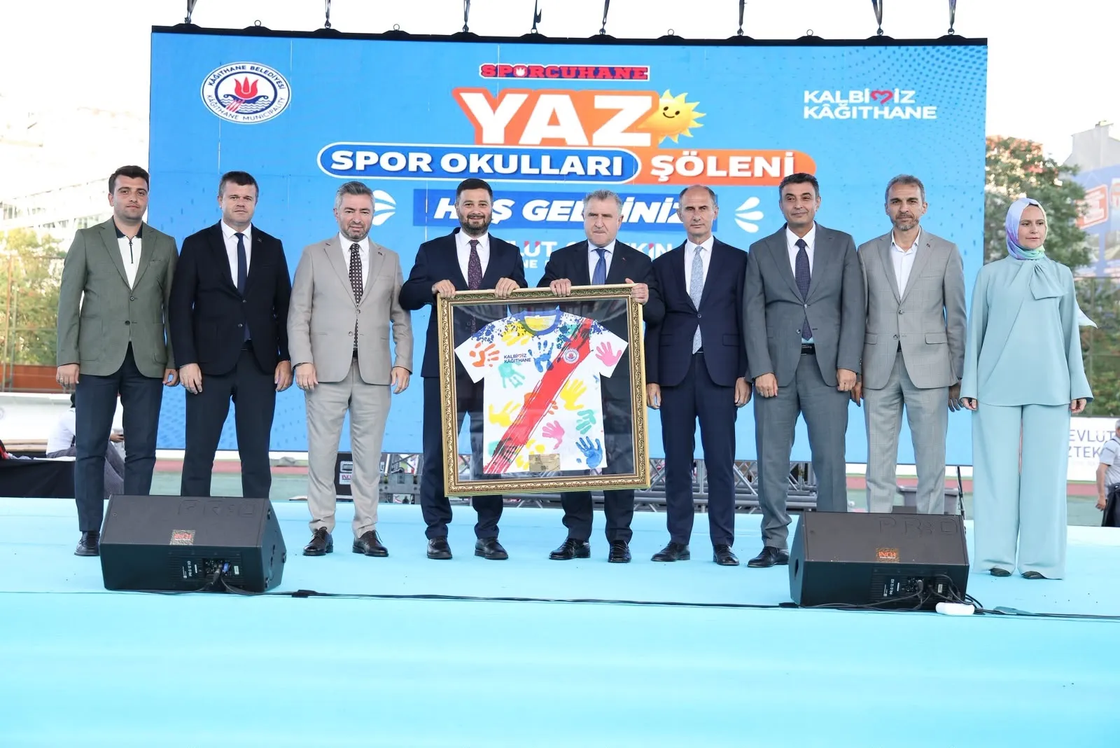 Kağıthane'de binlerce çocuk yaz spor okullarında buluştu