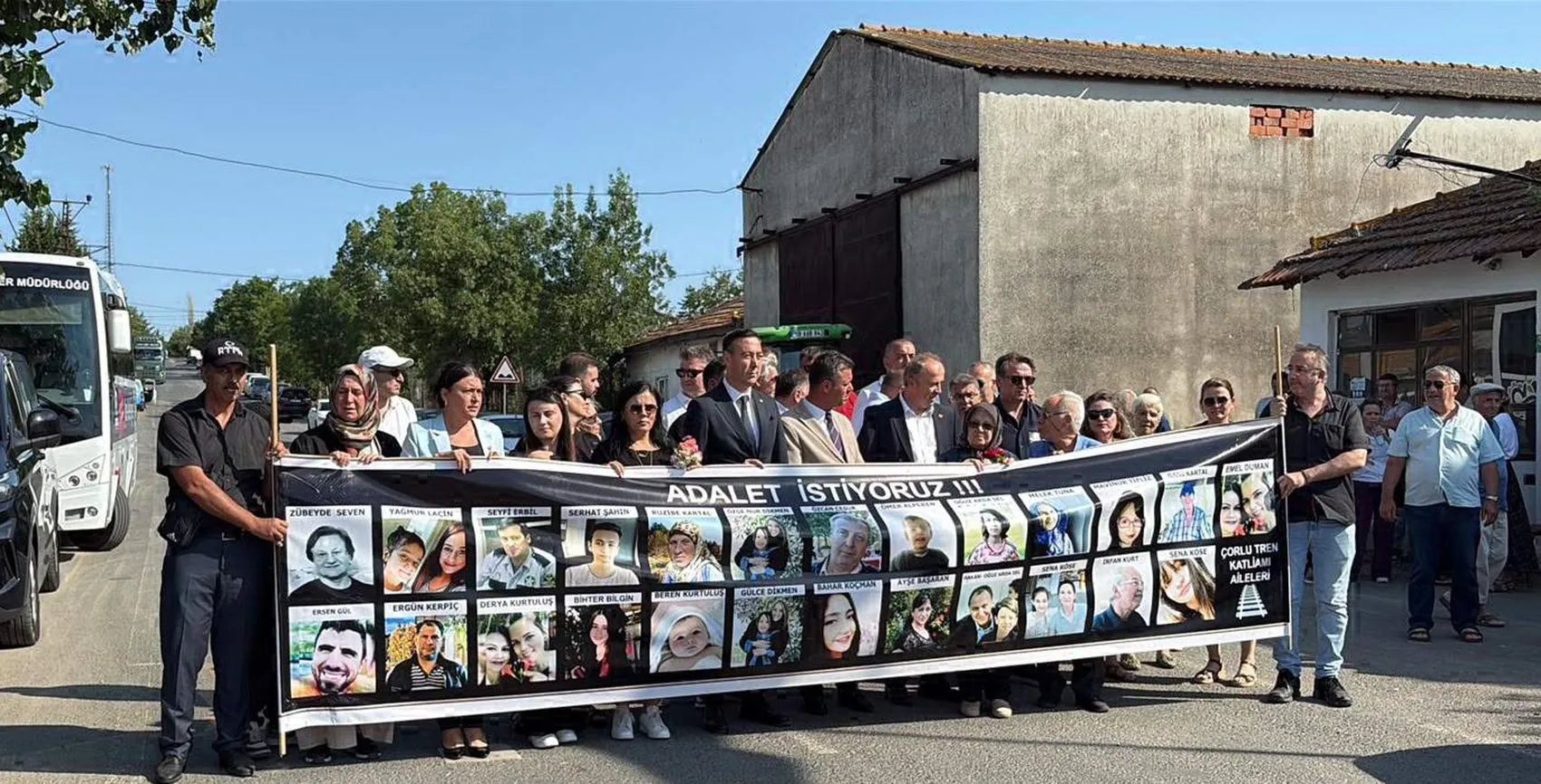 Çorlu tren faciasında yitirdiğimiz 25 can 8 yıldır anılıyor