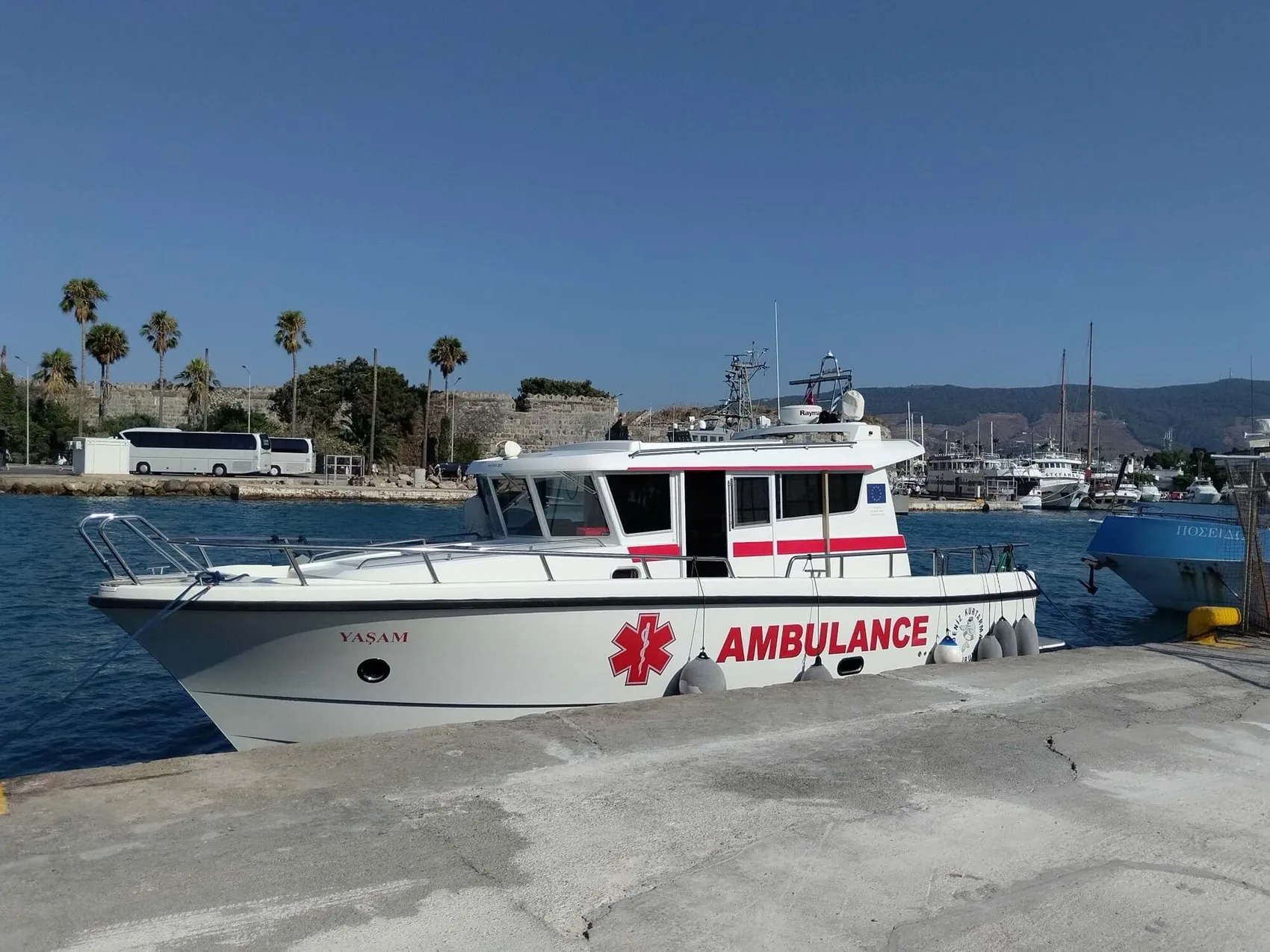 Bodrum açıklarında deniz ambulansı ile üç hasta kurtarıldı