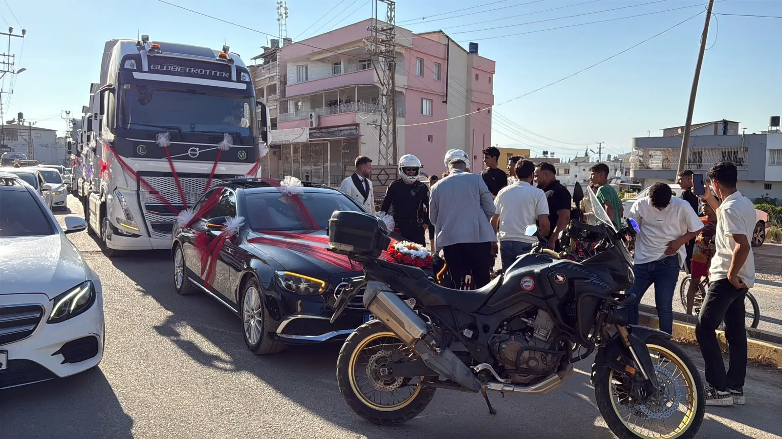 Reyhanlı düğününde dev TIR sürprizi