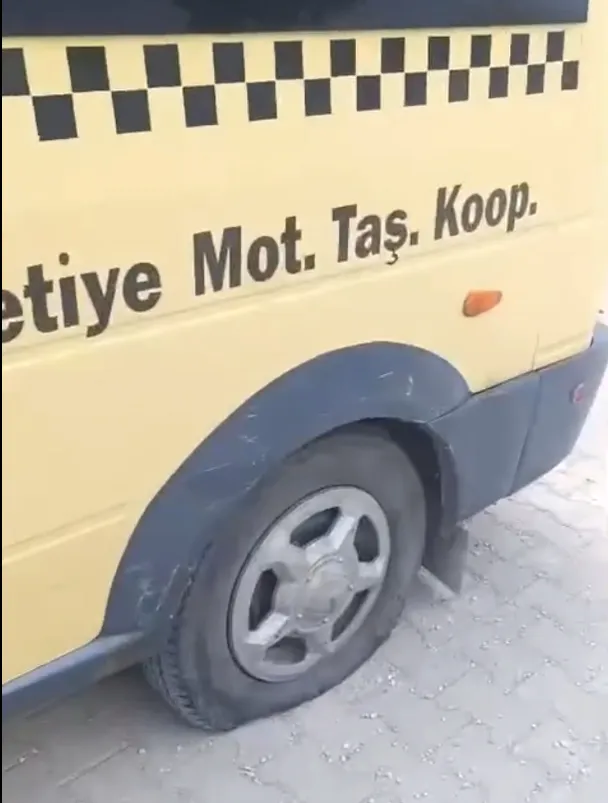 Keşan'da sabah şoku Servis minibüsünün lastiklerini kestiler