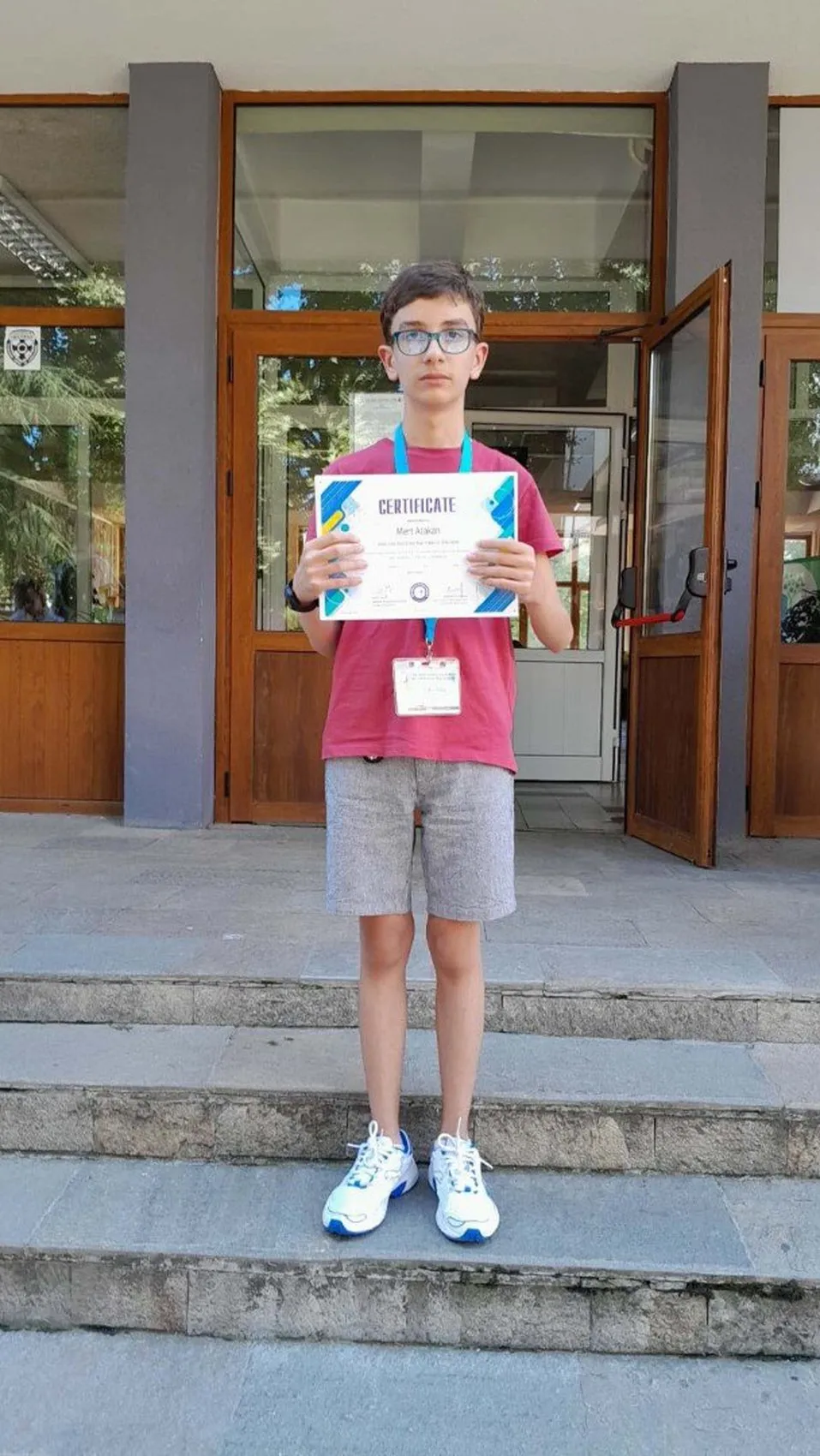 İzmirli Mert matematik dünyasının zirvesine adını yazdırdı