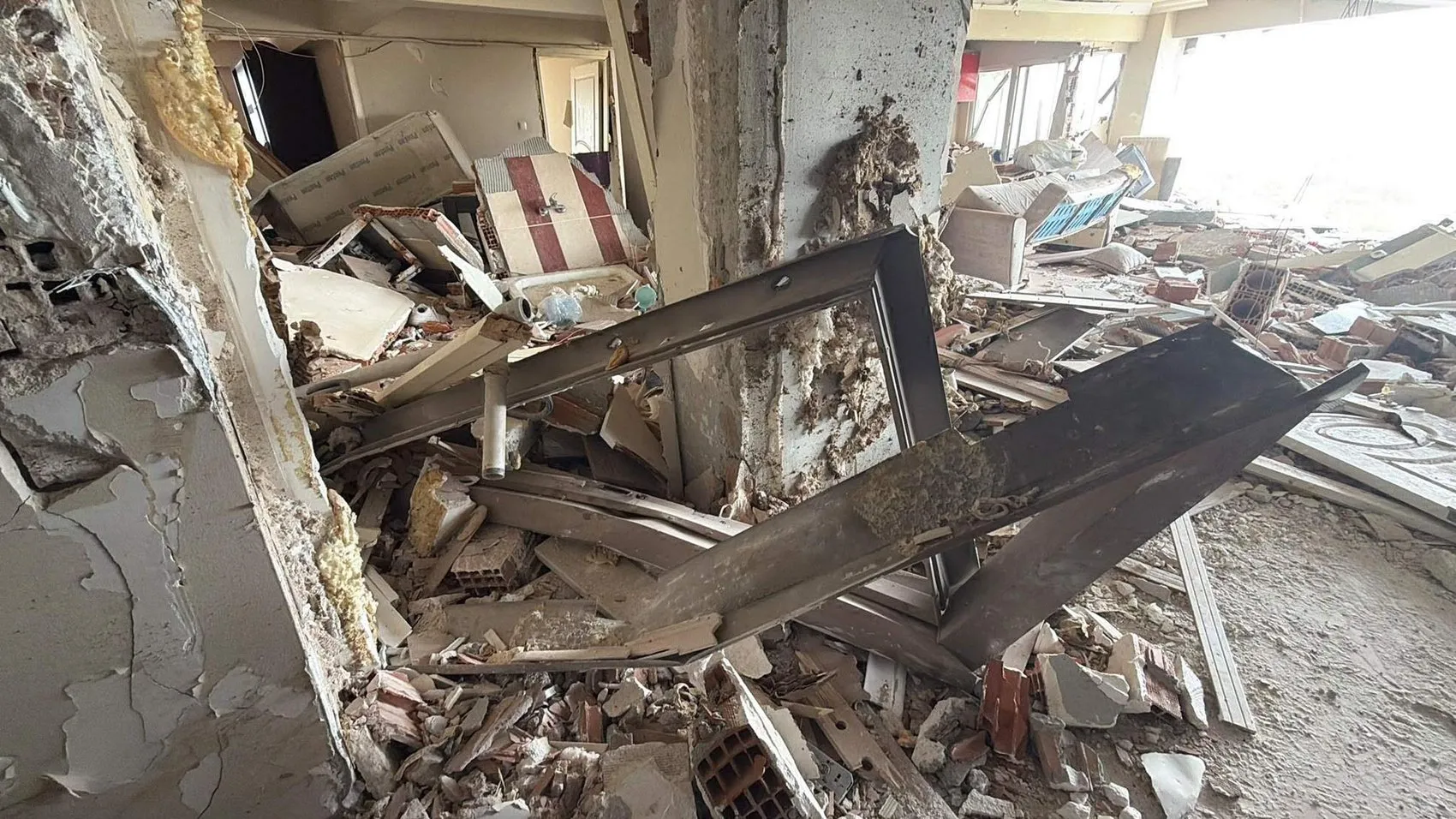 Çorlu’daki apartman faciasının bilançosu gün ağarınca ortaya çıktı