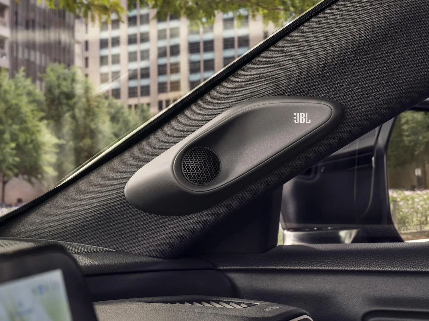 2027 model Toyota Crown tanıtıldı: 100 km'de 5.9 litre yakıyor