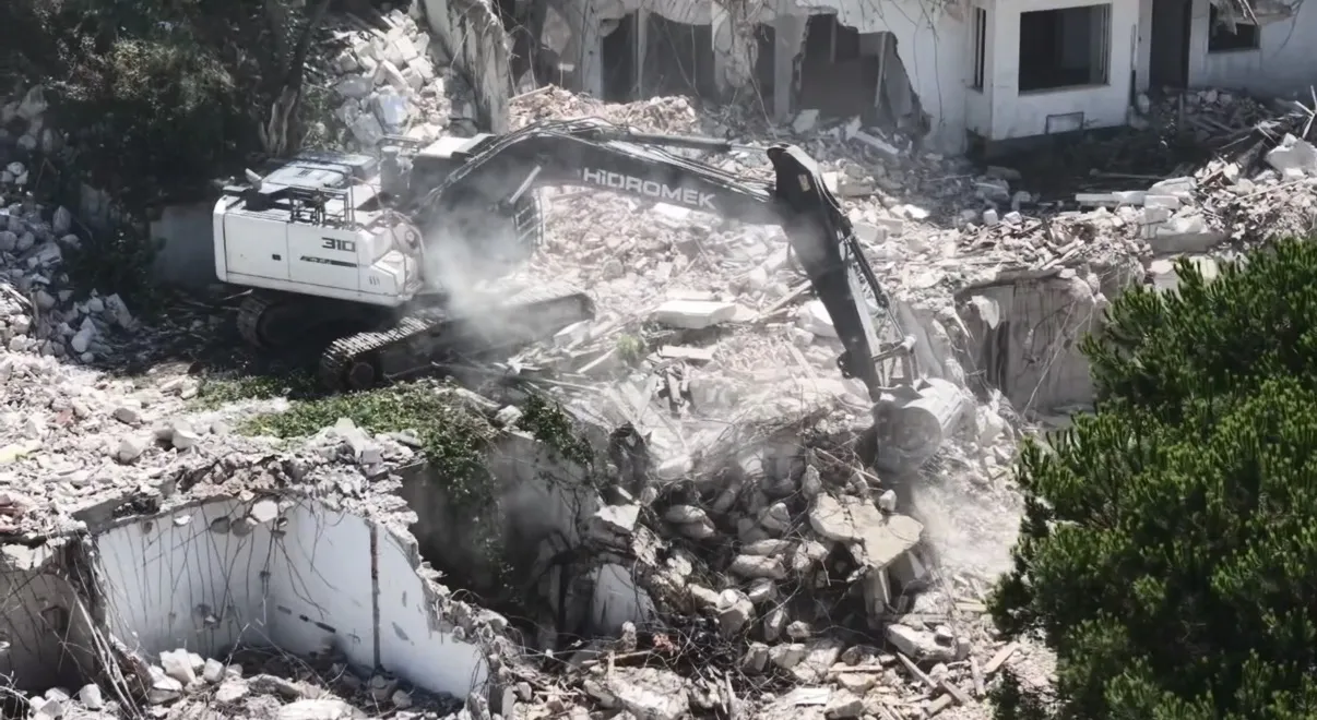 Milli takımın eski kamp tesisi Riva'da yıkılıyor