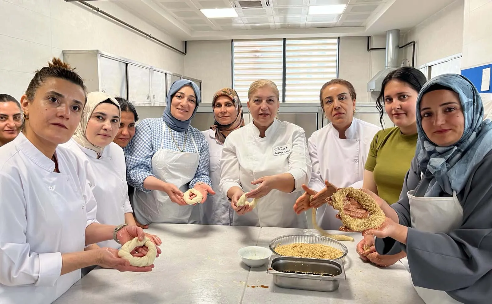 15 yaşında okuldan koparılan Zeynep 62 yaşında yüksek lisansını bitirdi