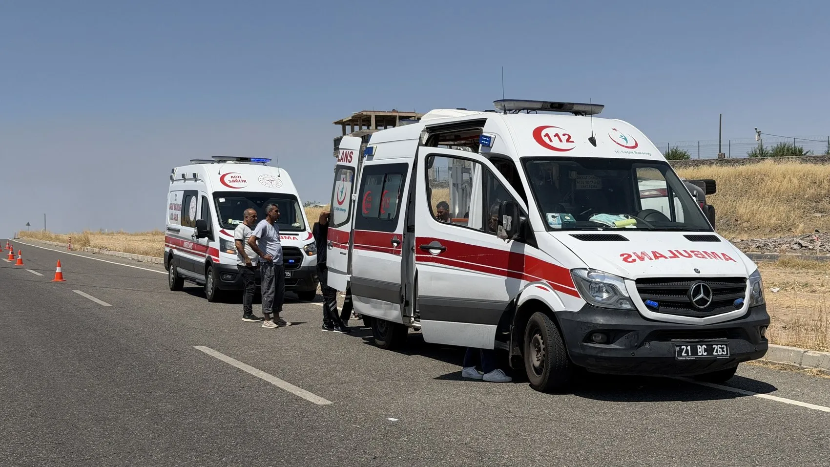 Diyarbakır'da öğrenci servisi kaza yaptı 19 kişi hastaneye kaldırıldı