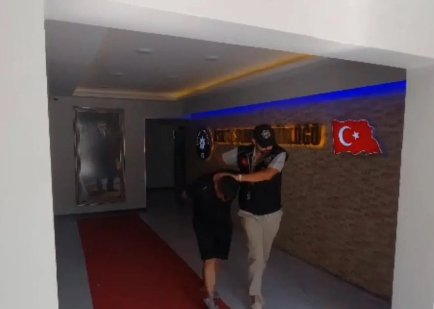 İzmir'de motosiklet hırsızına kamera engeli