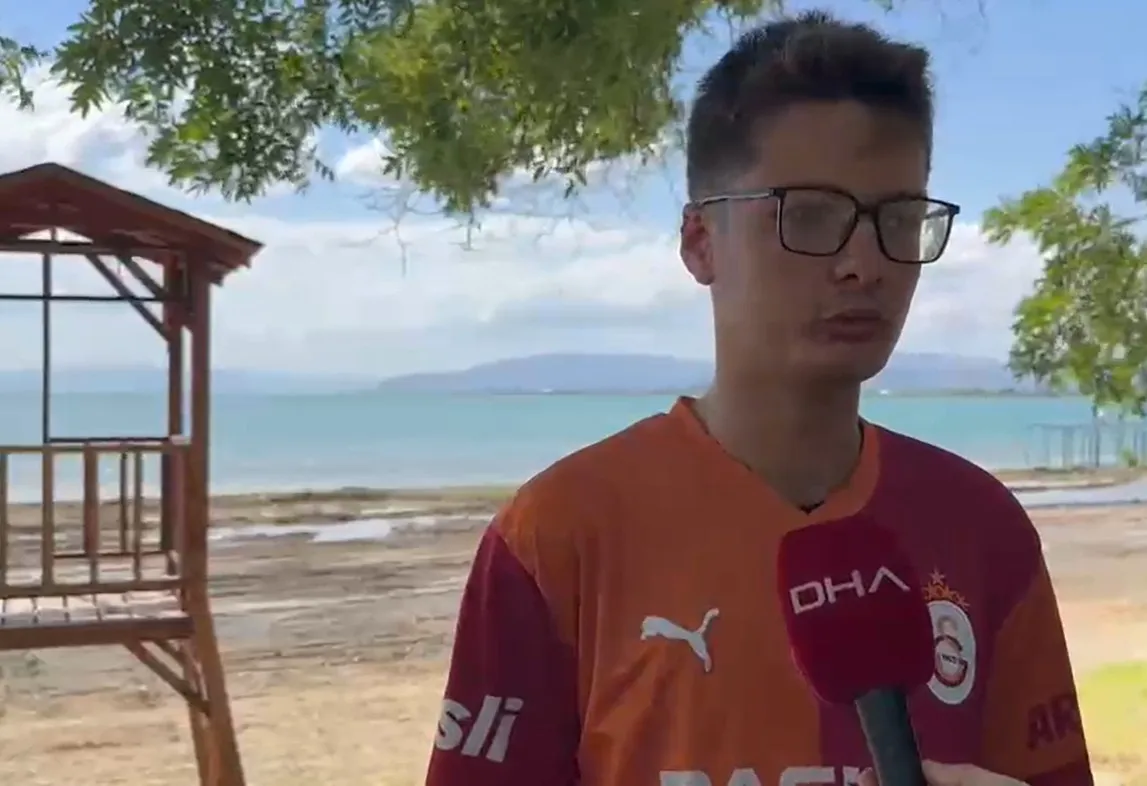 İznik Gölü çekildi, eski iskeleler futbol sahasına dönüştü
