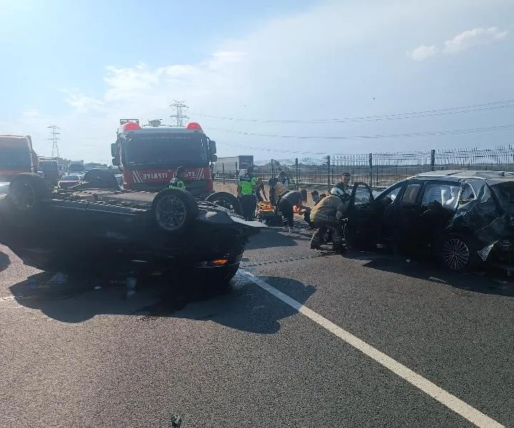 Silivri TEM üzerinde zincirleme trafik kazası