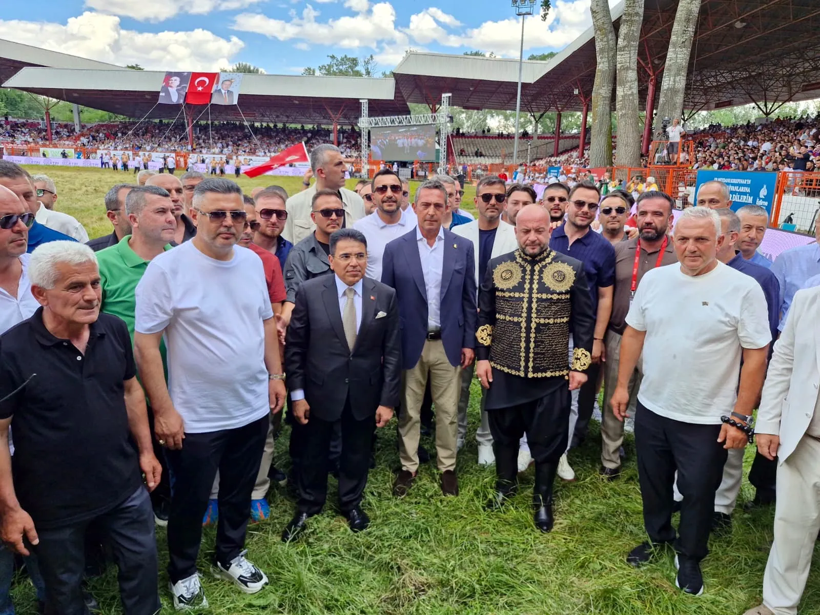 Kırkpınar Ağası Ufuk Özünlü rekor bedelle altın kemeri evine götürdü