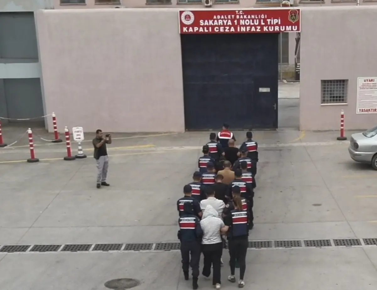 Karasu sokaklarında uyuşturucu operasyonu 7 kişi cezaevine gönderildi