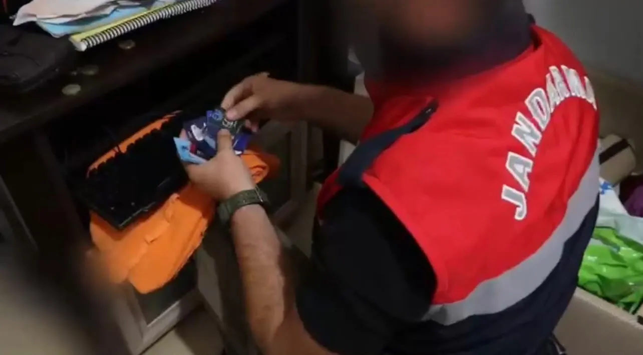 Adalet Bakanlığı üç büyük operasyonla düğmeye bastı