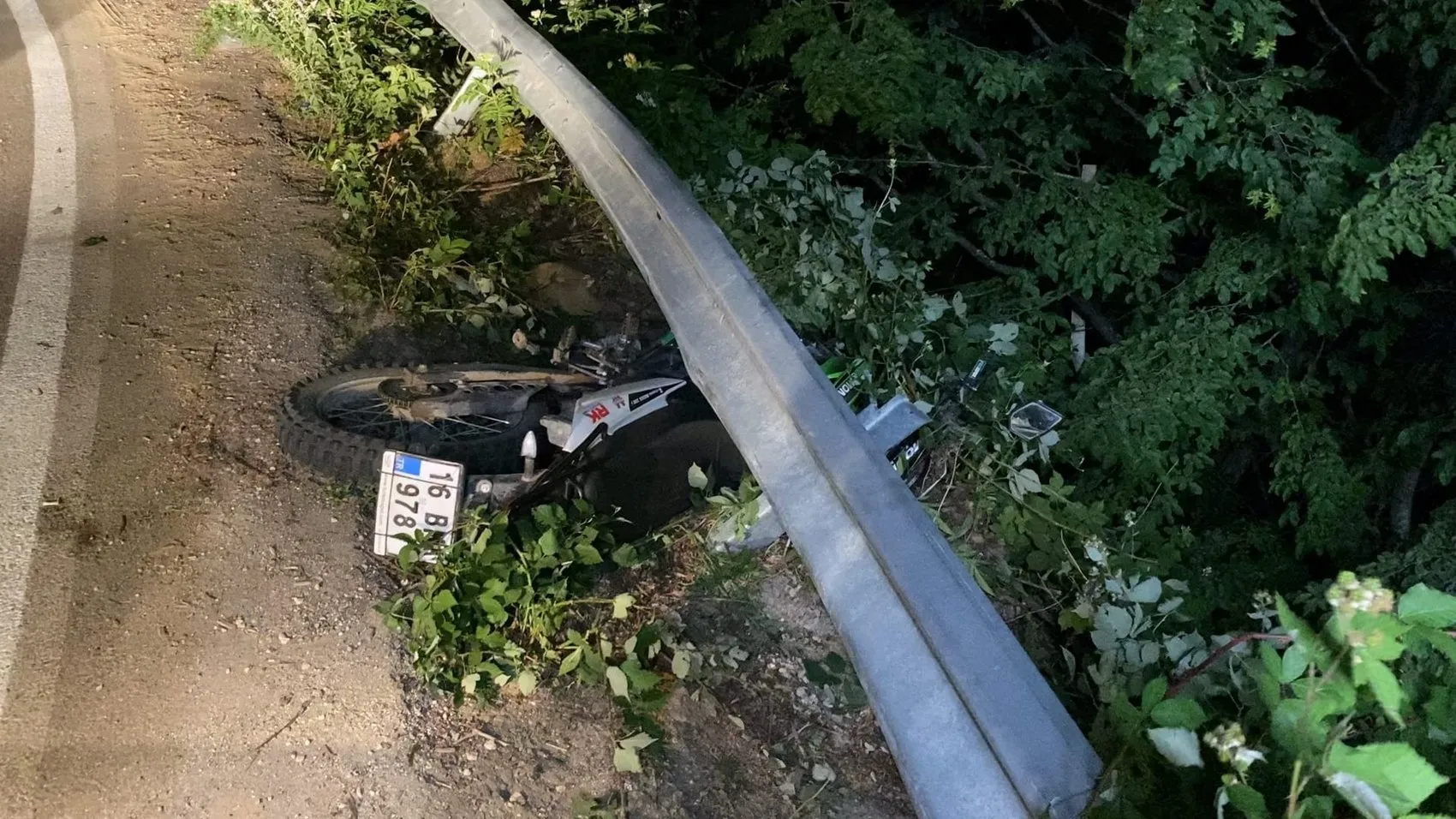 İnegöl yolunda terk edilmiş motosiklet bulundu ekipler sürücüyü arıyor