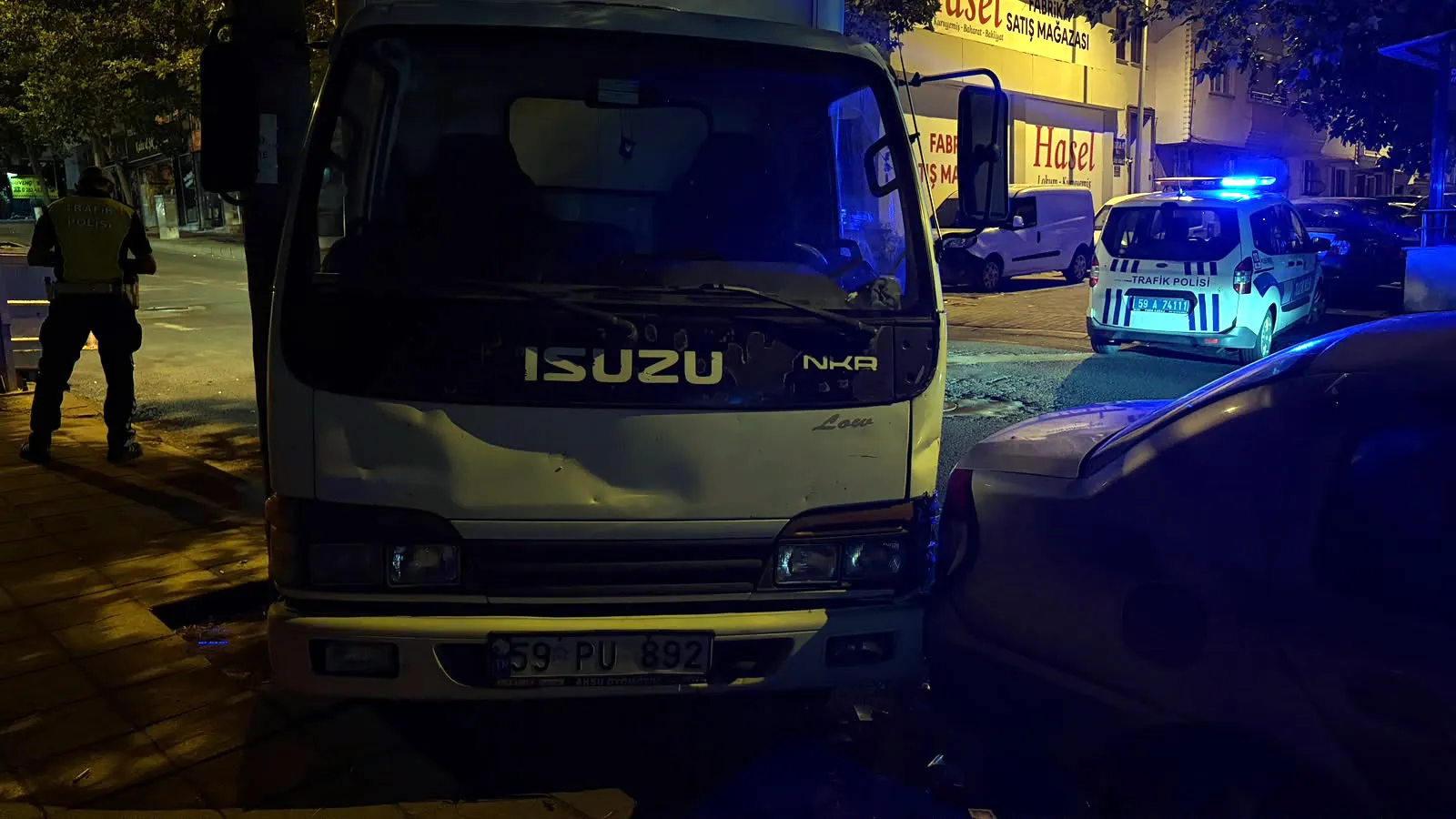 Çorlu'da gece yarısı kaza yapıp kaçtı