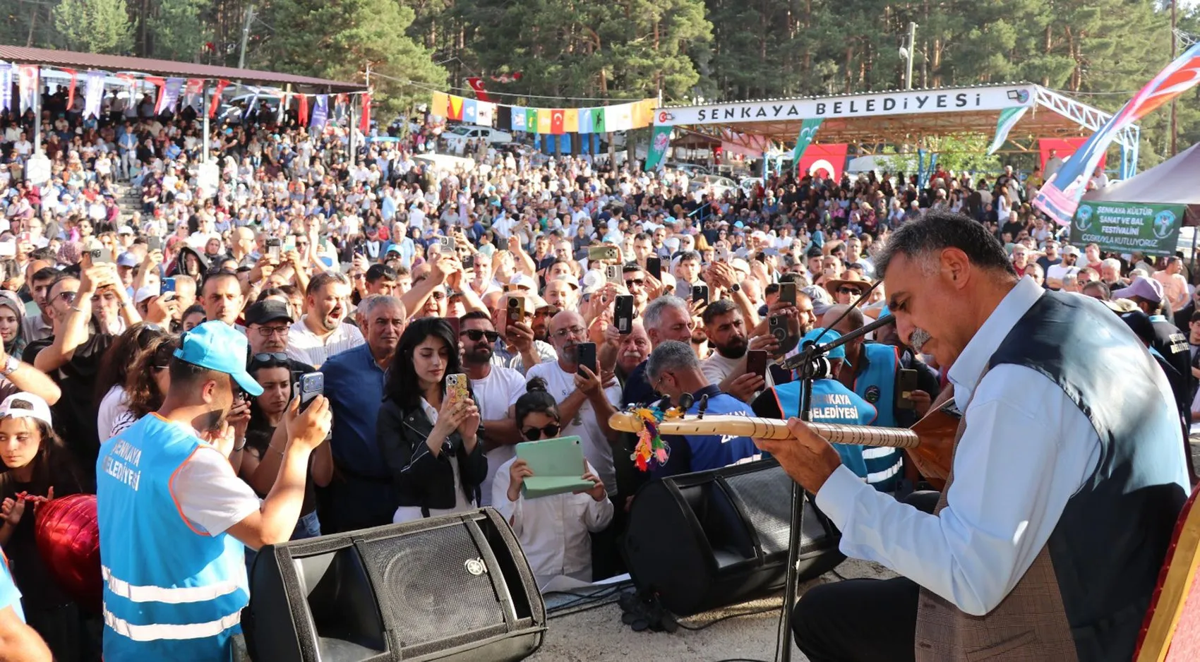 Erzurum Şenkaya’da 20 bin kişi bal festivalinde buluştu