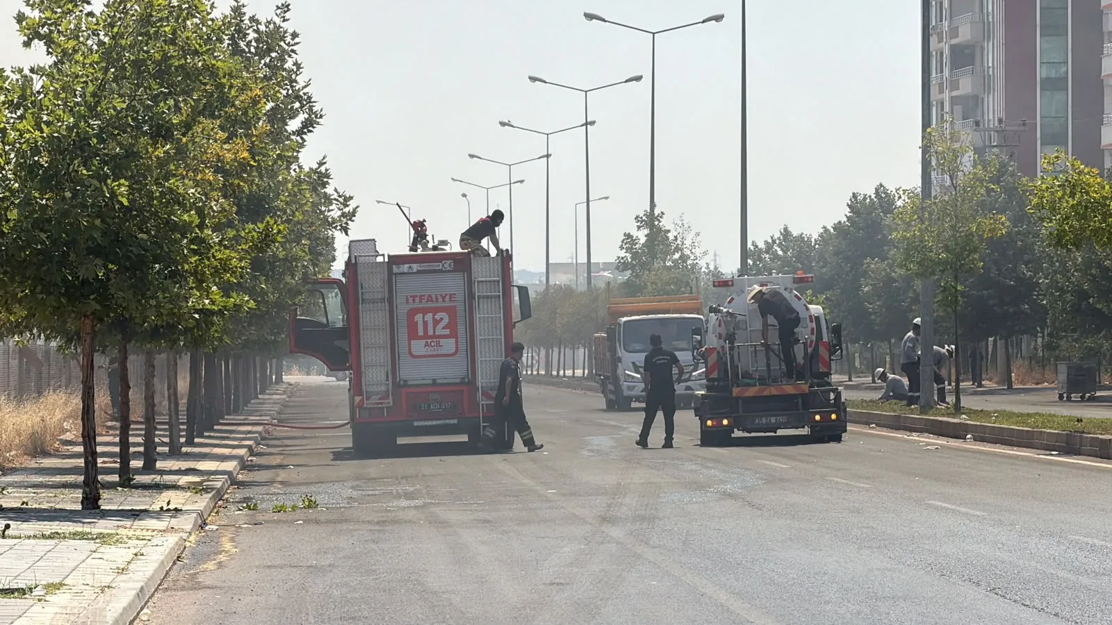 Diyarbakırda kontrolden çıkan ateş 400 dönümlük alanı küle çevirdi