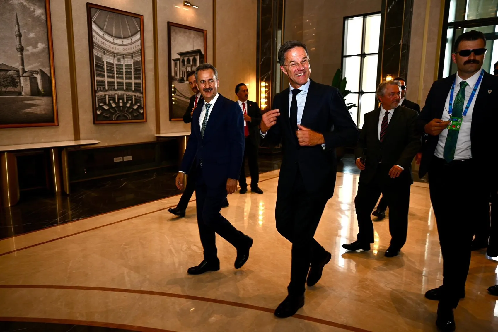 NATO patronu Ankara’da kritik zirve için masaya oturuyor