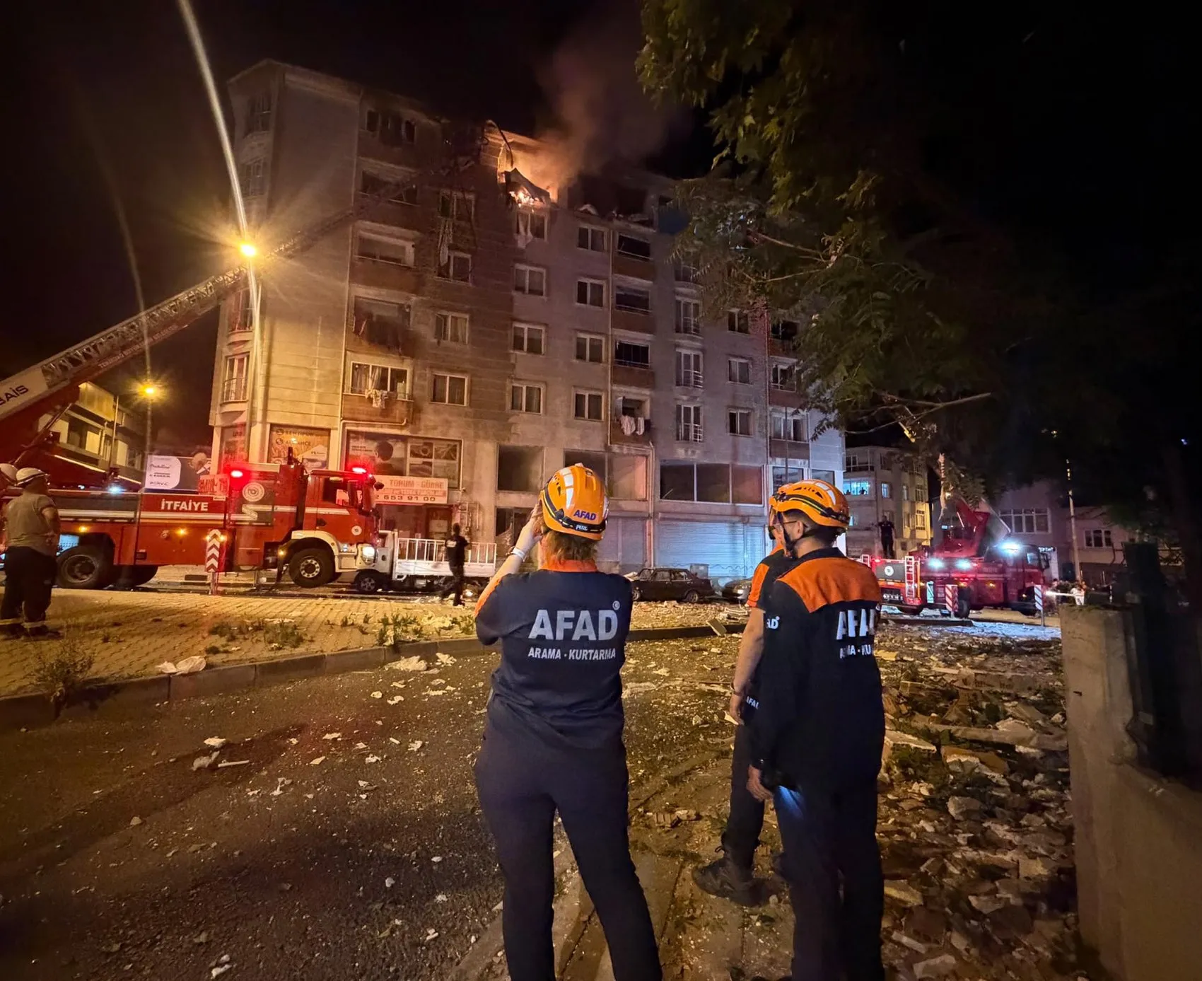 Çorlu'da apartman dairesini sarsan patlama bir can aldı