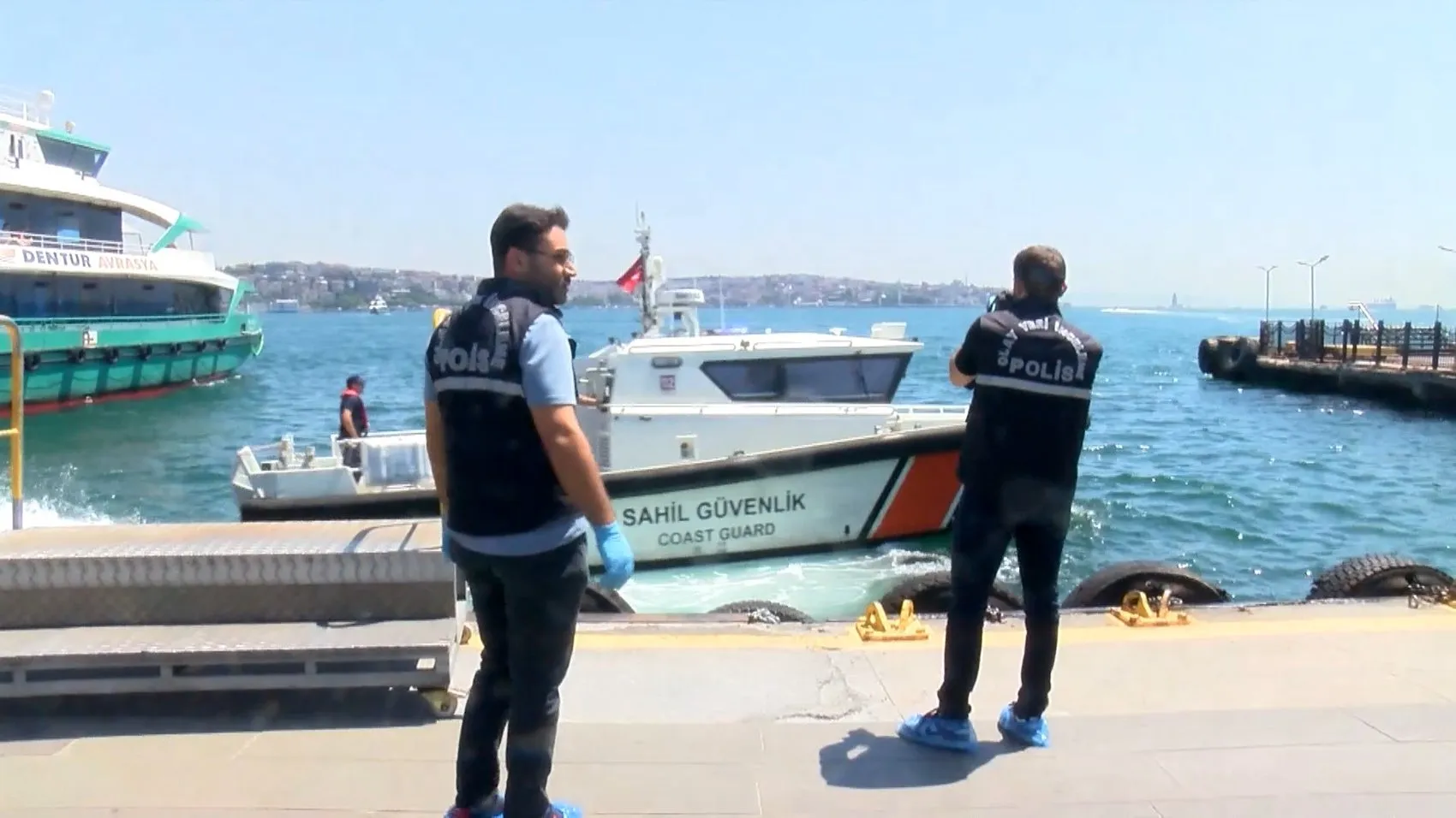 Beşiktaş iskelesinde denizden cansız beden çıkarıldı