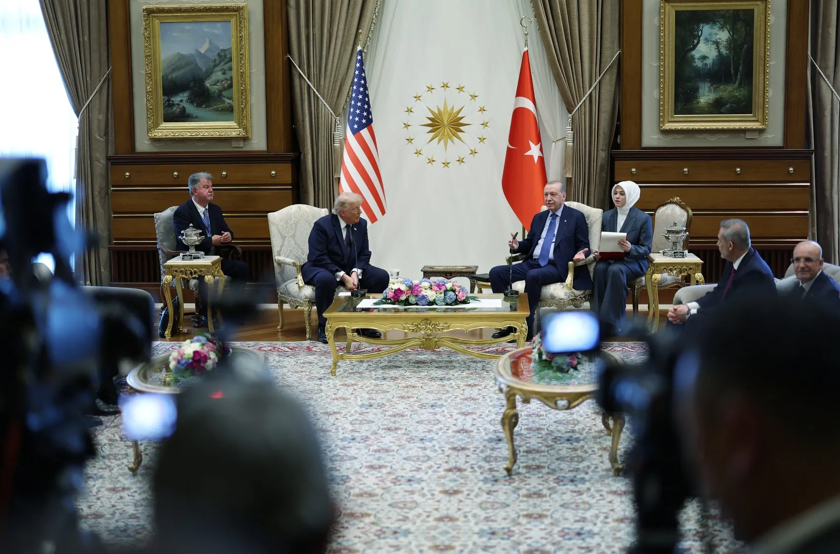 Trump Ankara ziyaretinde Türkiye üzerindeki yaptırımları kaldırdı