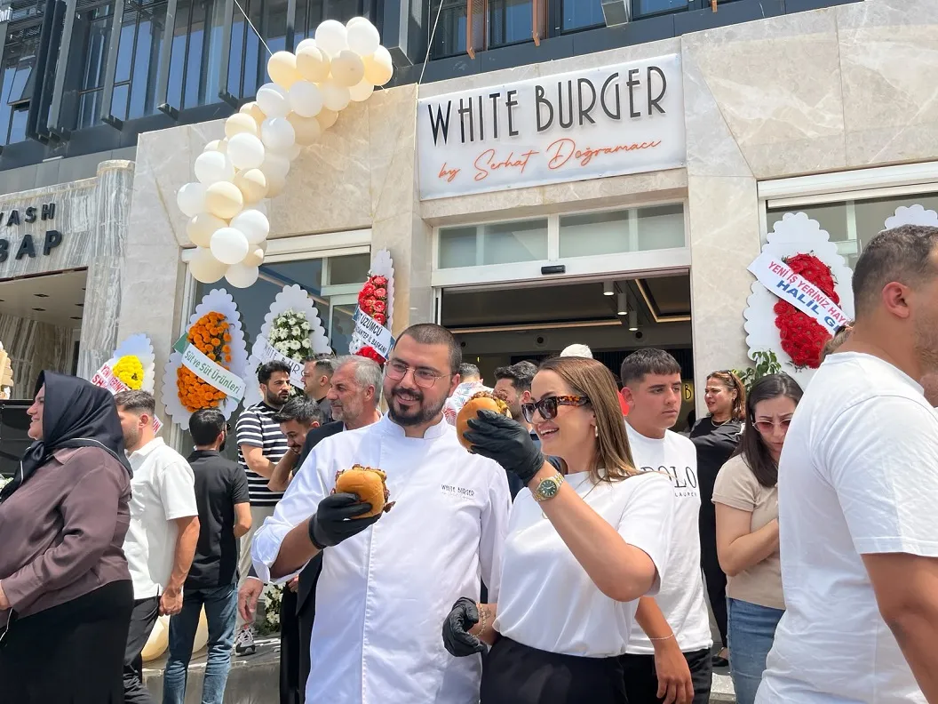 Michelin yıldızlı şef Serhat Doğramacı Gaziantep’te burger dükkanı açtı