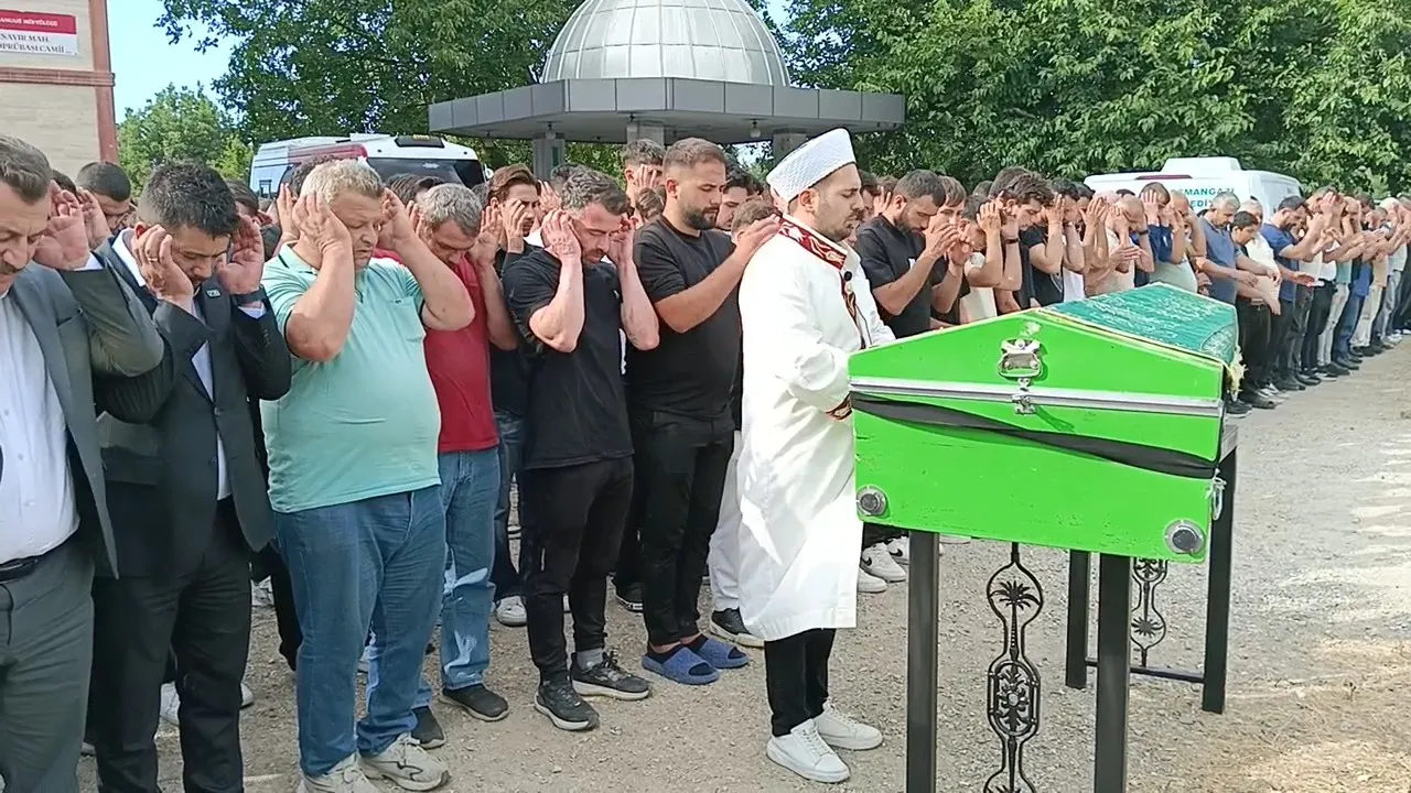 İznik Gölü'ndeki acı kayıp Bünyamin Kadı son yolculuğuna uğurlandı