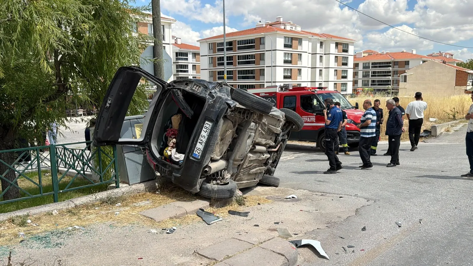 Eskişehir’de iki araç çarpıştı 8 kişi hastaneye kaldırıldı
