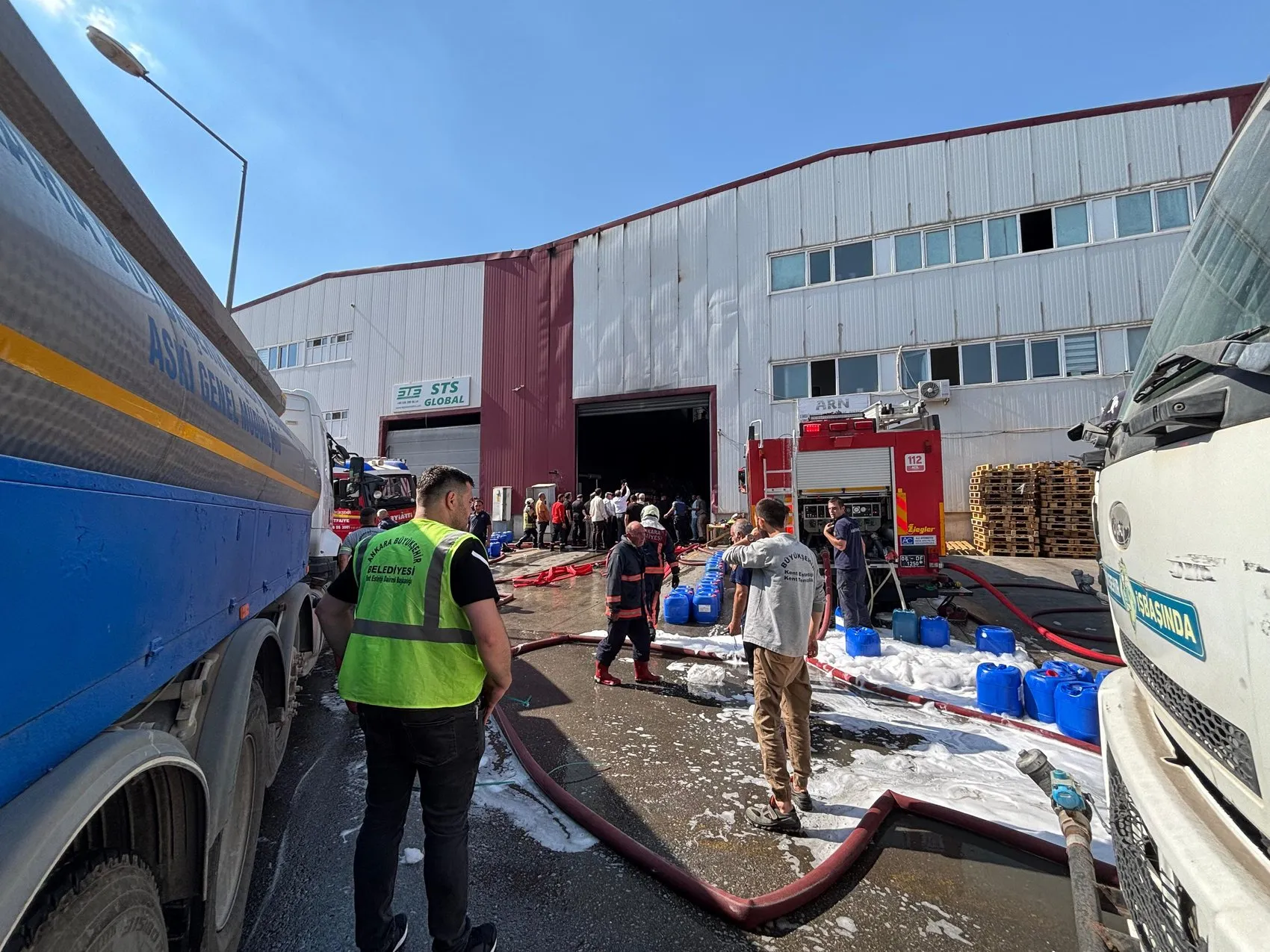 Kahramankazan’daki dev atık yağ fabrikasında korkutan yangın