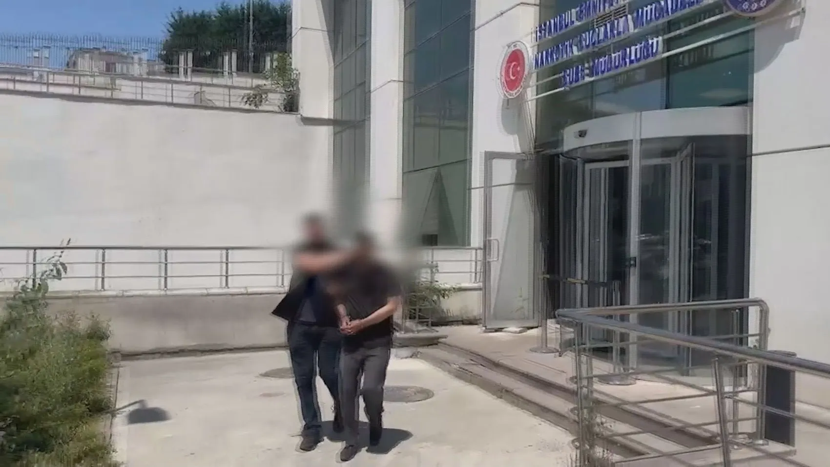 İstanbul Havalimanı'nda midesi uyuşturucu dolu yolcuya suçüstü