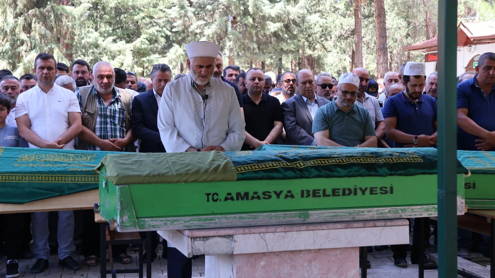Amasya'da yas Bir aile cenaze dönüşü kazada yok oldu