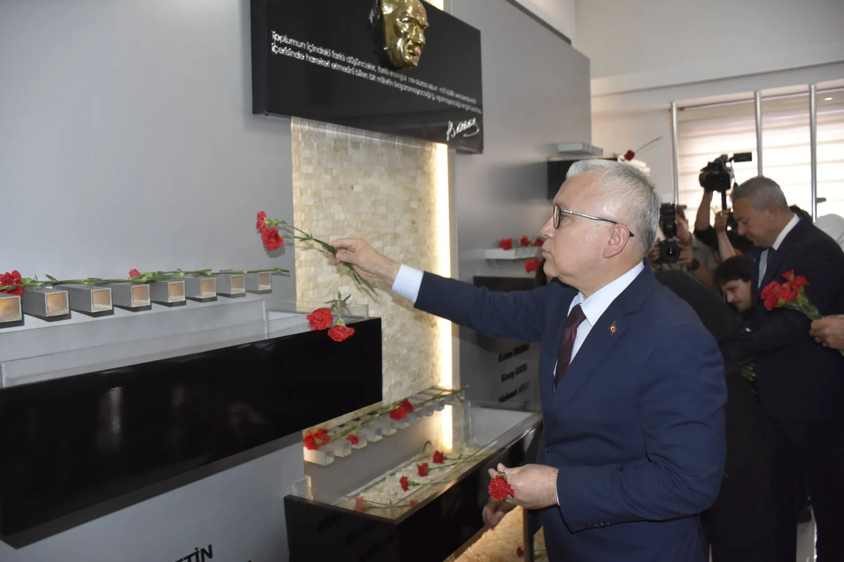 Sivas 2 Temmuz’un 33’üncü yılında hayatını kaybedenleri andı