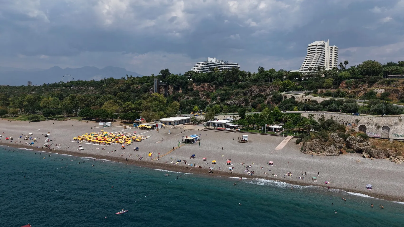 Antalya kavurucu sıcaklardan sonra nefes aldı