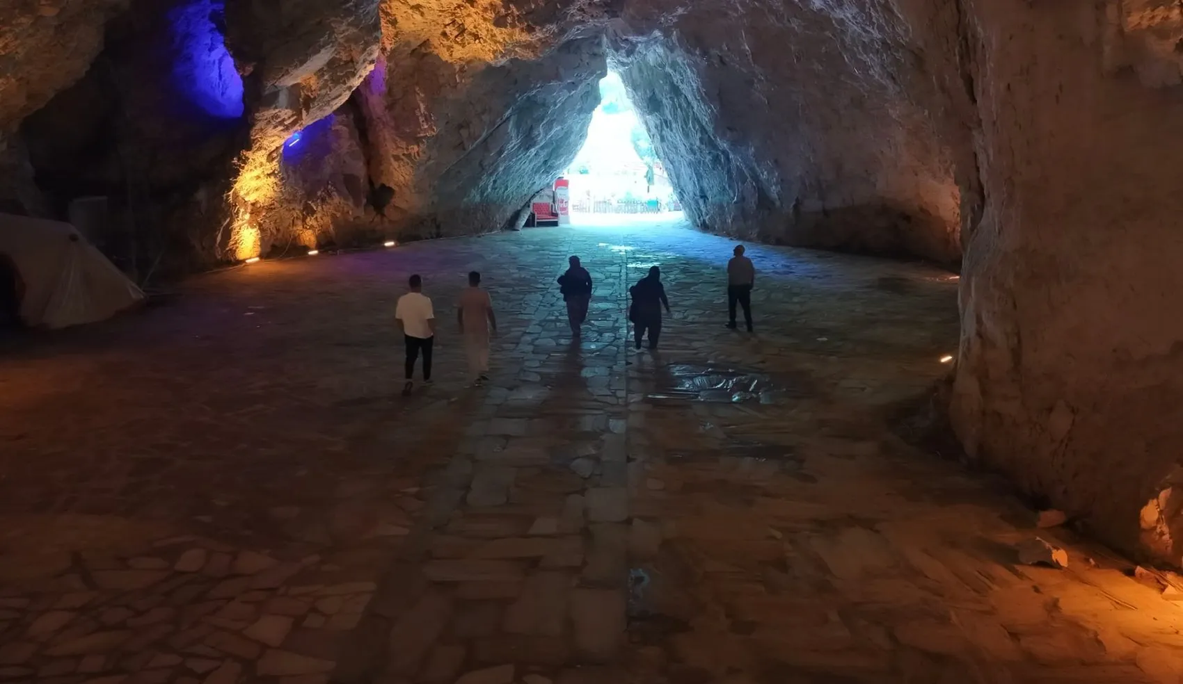 Bursa'nın doğal klimalı mağarası her mevsim aynı sıcaklıkta