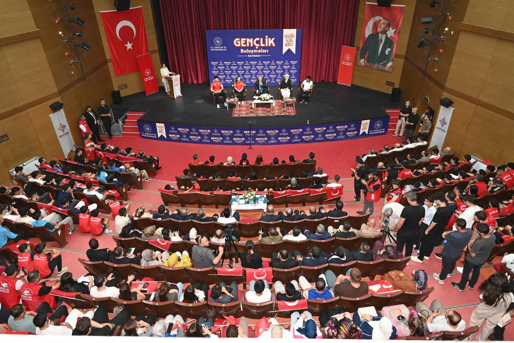 Bakan Bak Batman’da inanç turizmi ve kültürel mirasa odaklandı