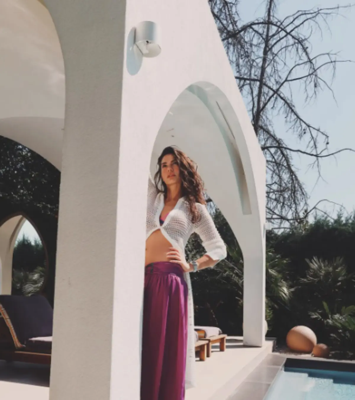 Demet Özdemir havuz başında pozlar verdi! Beğeni yağdı 2