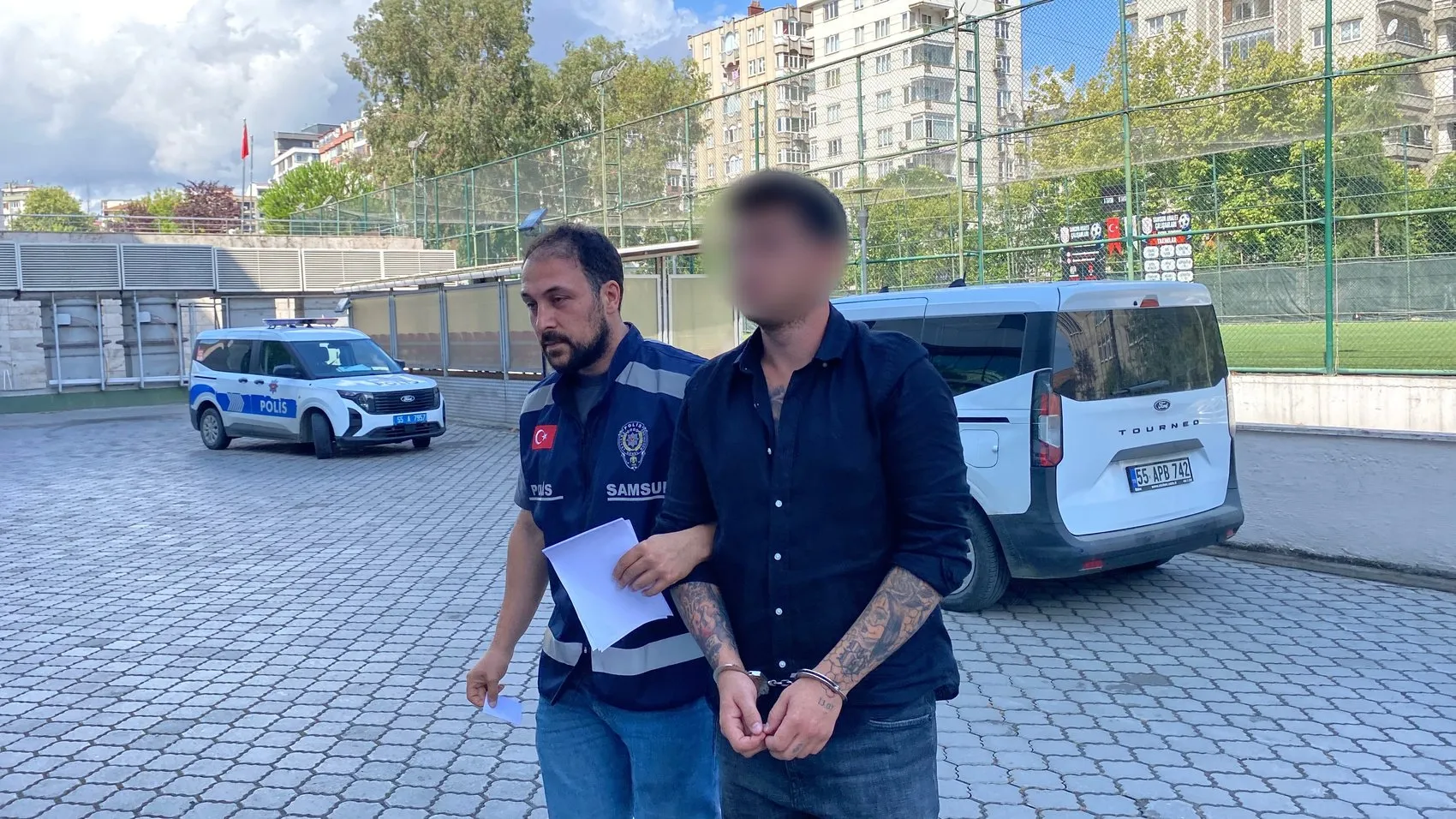 Samsun'da sokak ortasında hesaplaşma İki bacağından vurdu